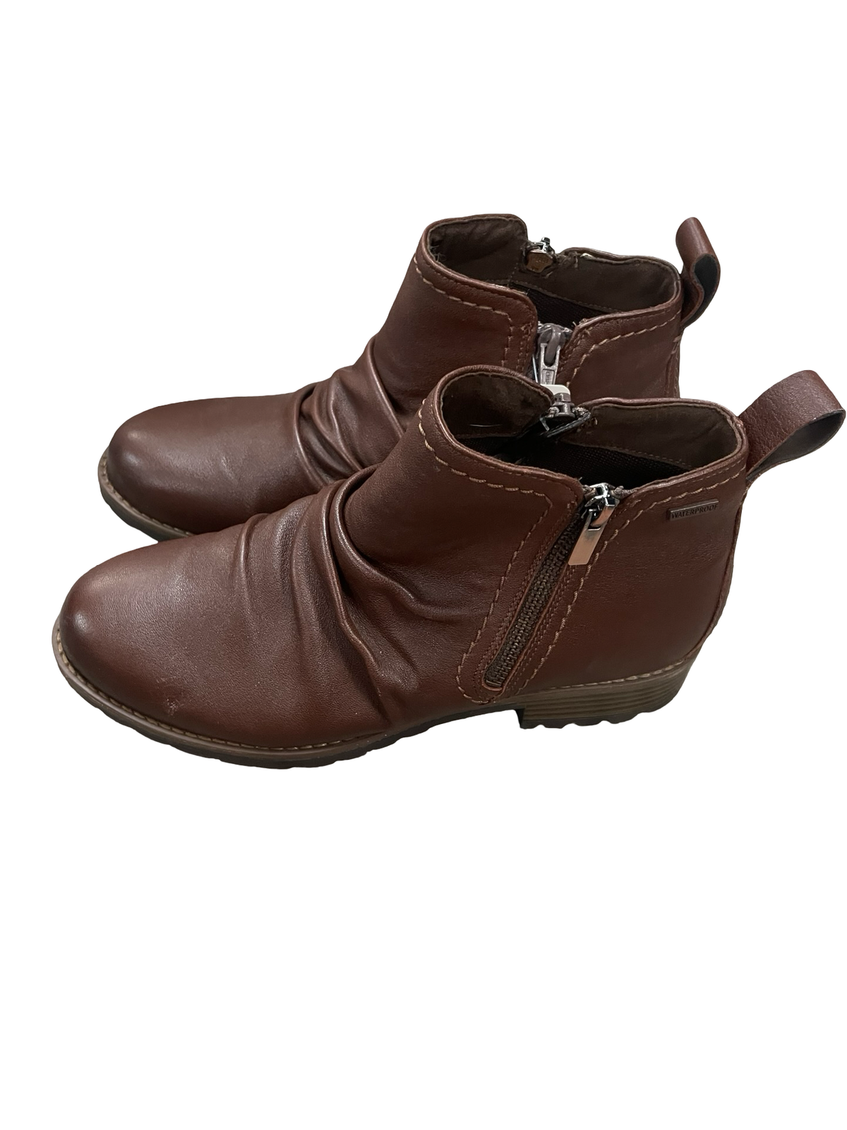 Women’s 8 Clarks Boots