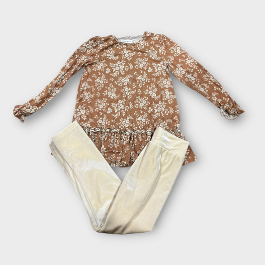 Girl’s 7 evie’s backyard