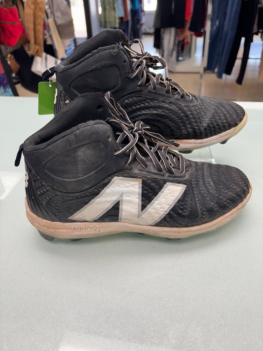 Men’s 8.5 new balance cleats