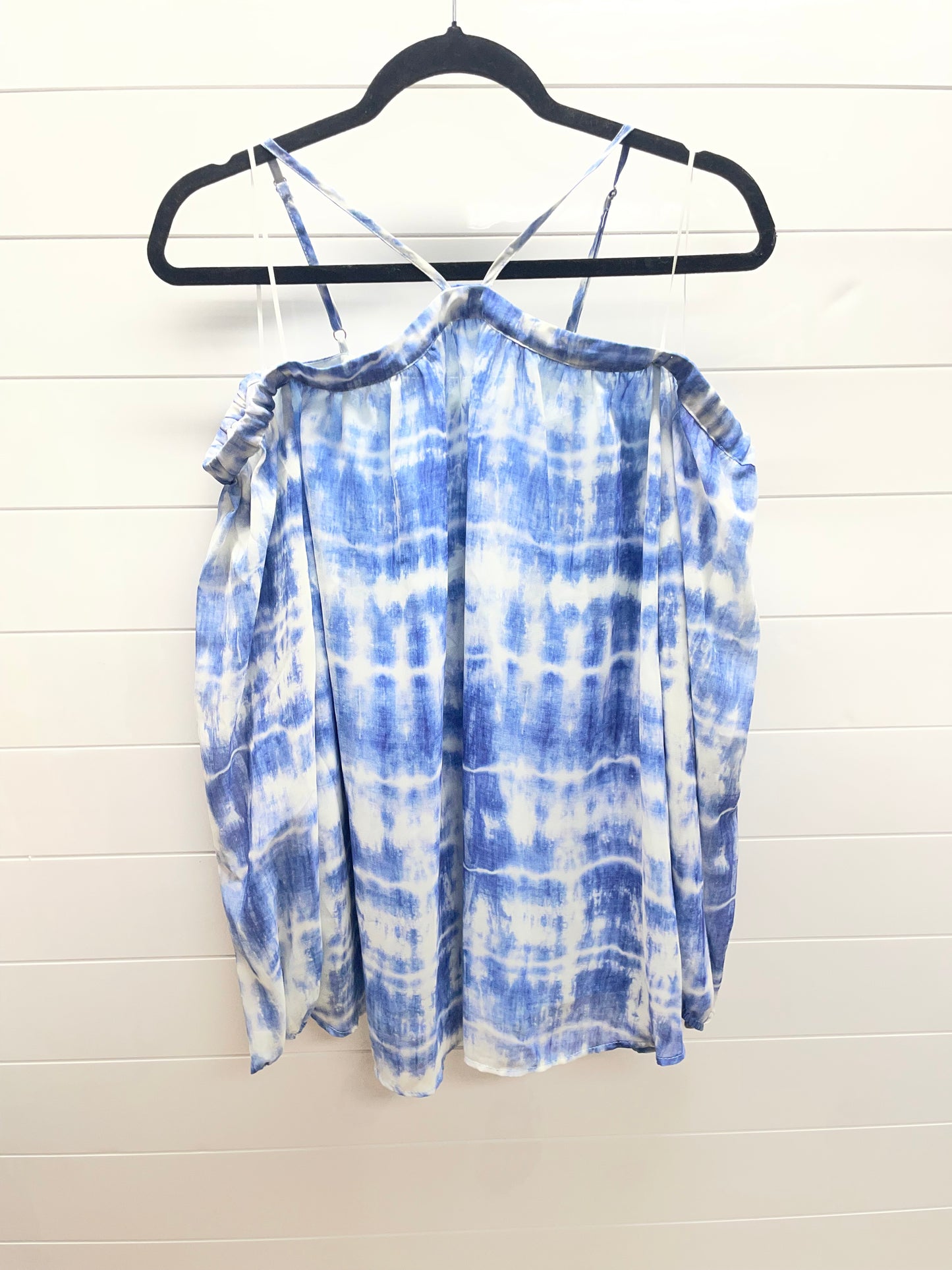 Women’s Plush Medium Off the shoulder shirt nwt