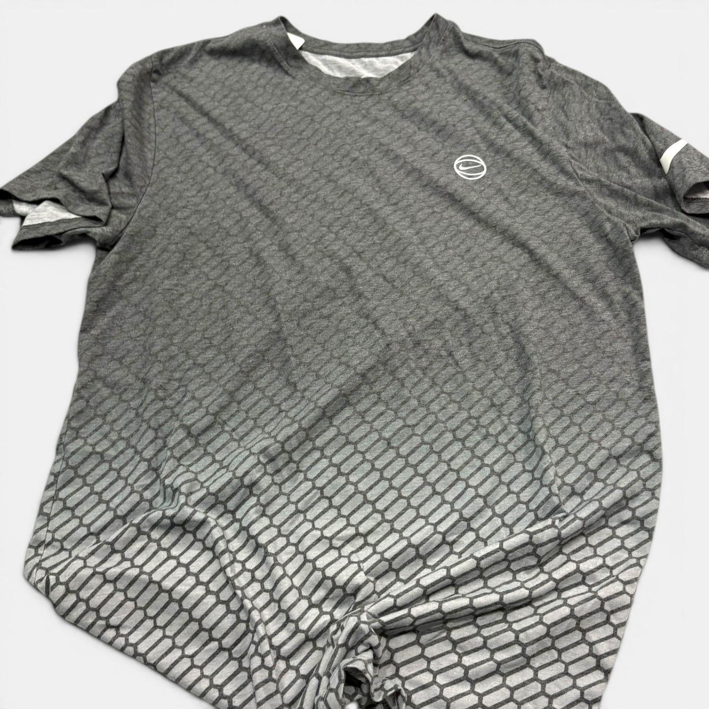 Men’s Nike tee medium