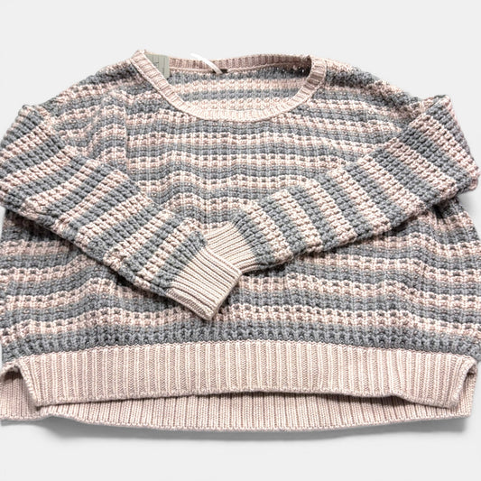 Women’s sweater medium
