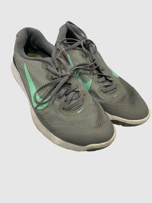 Women’s 8 Nikes
