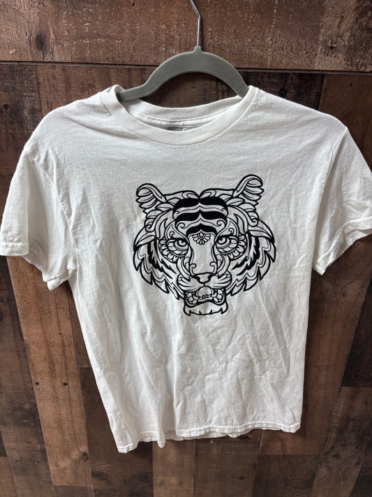 Women’s small graphic shirt