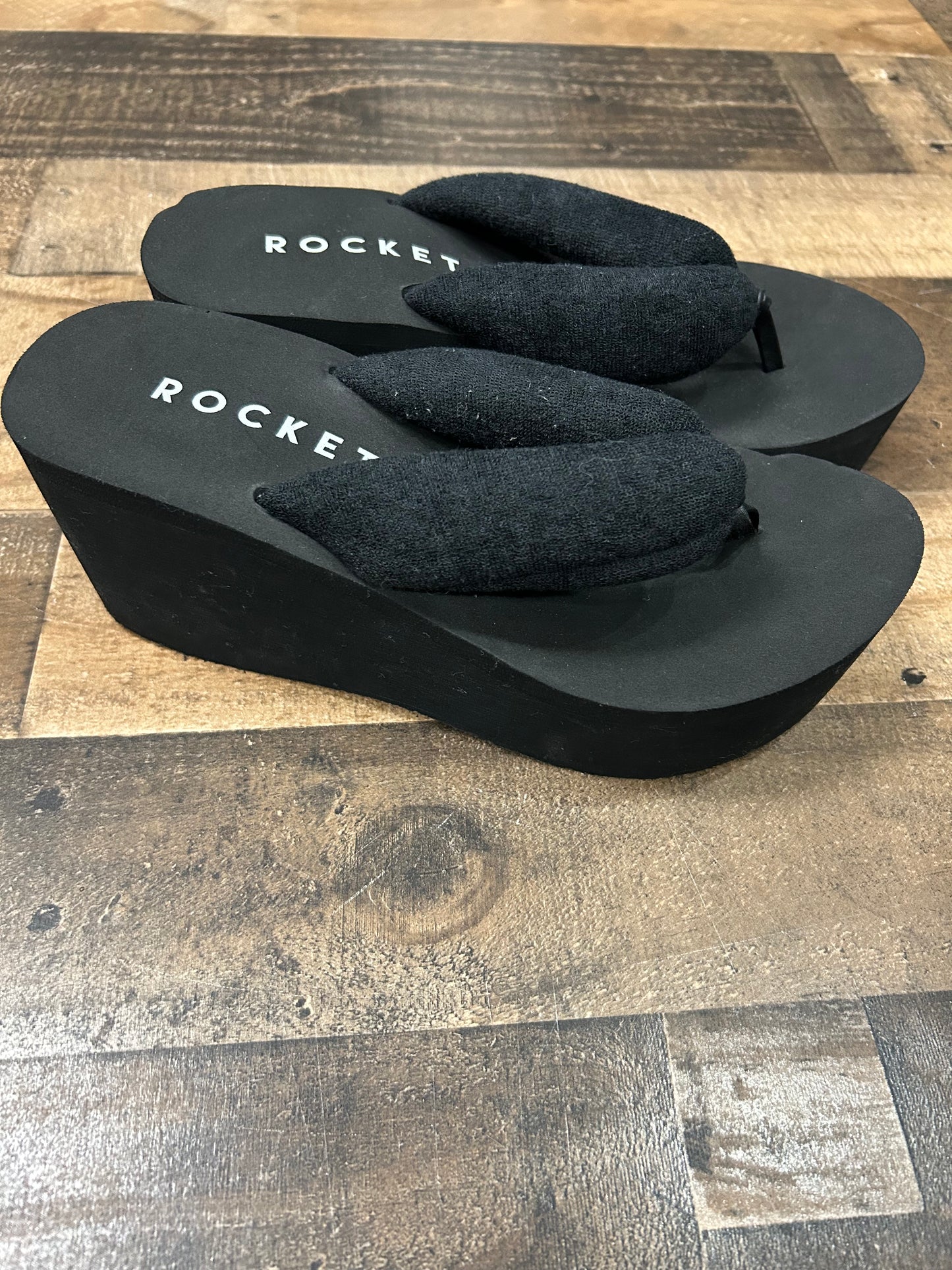 Womens 9 Rocket dog shoes