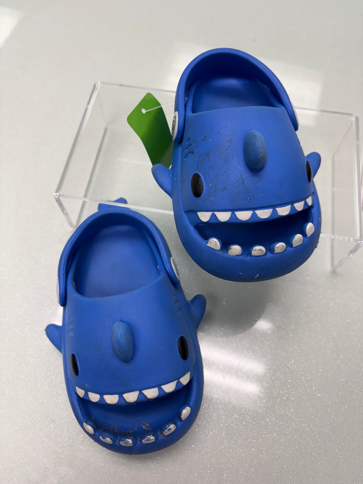 Boys 6 sandals