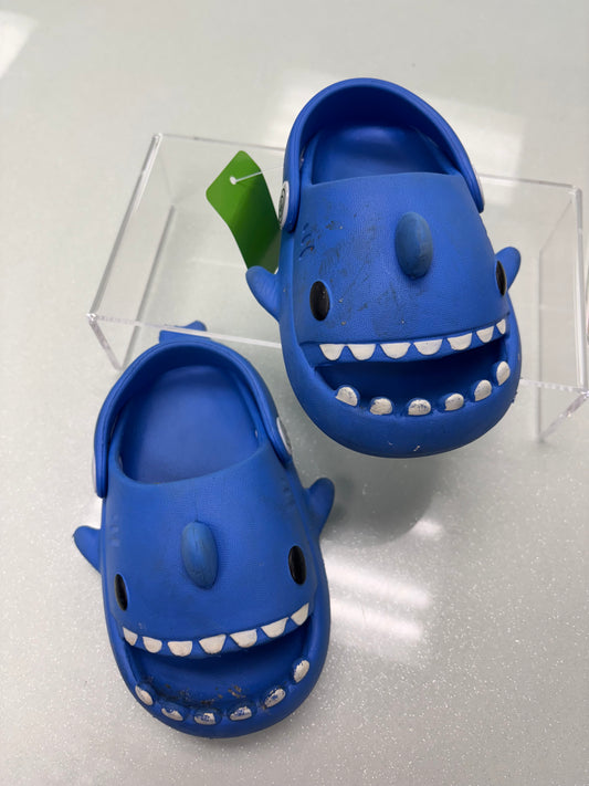Boys 6 sandals