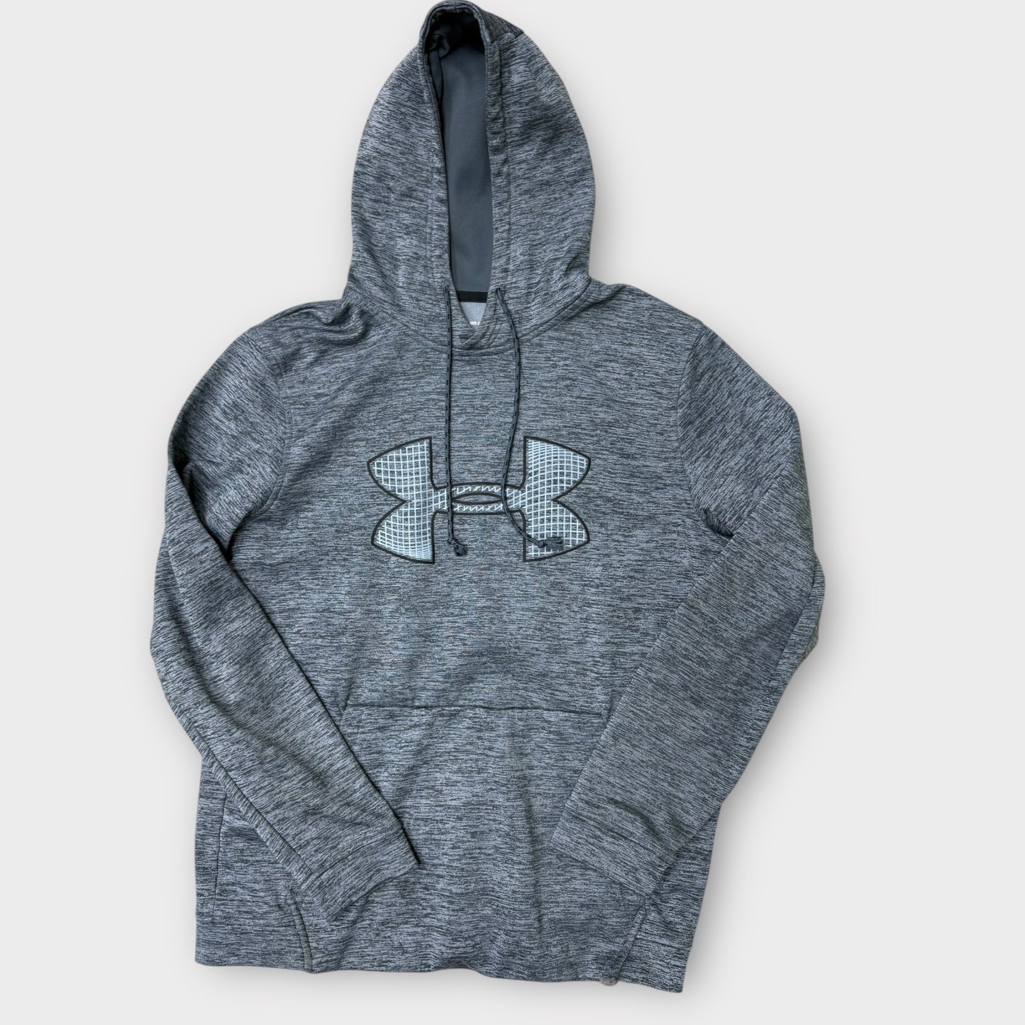 Men’s medium UA hoodie