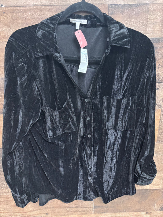 Women’s large button shirt nwt