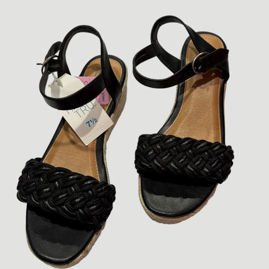 Women’s wedges NWT 7.5