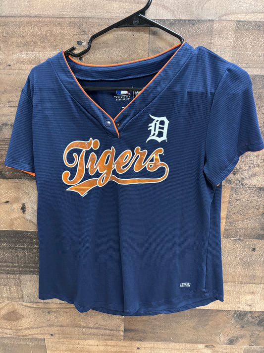Women’s large shirt