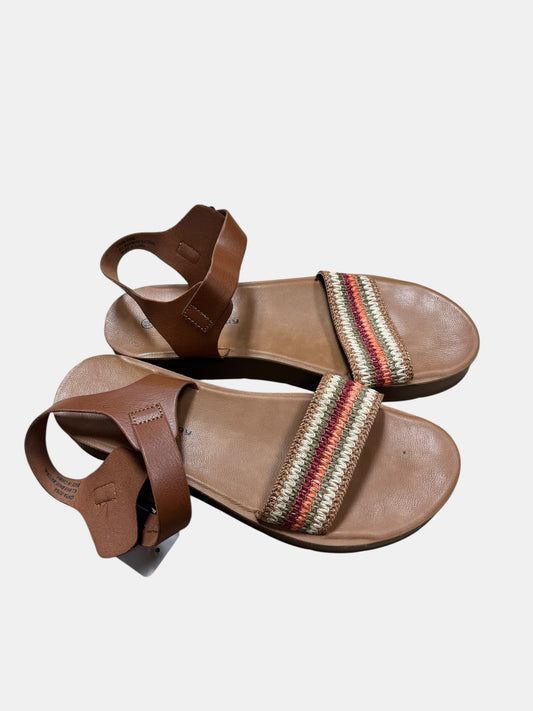 Women’s 10 sandals