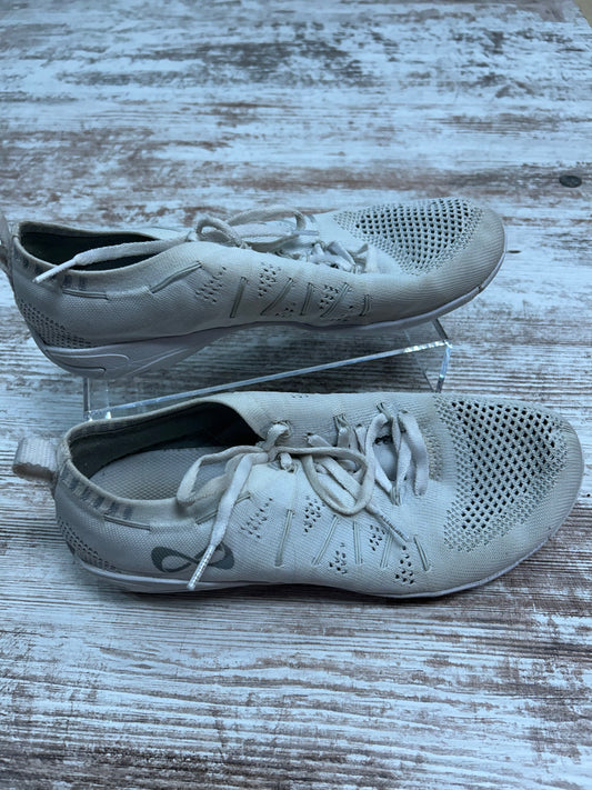 Womens 8.5 Infinity cheer shoes