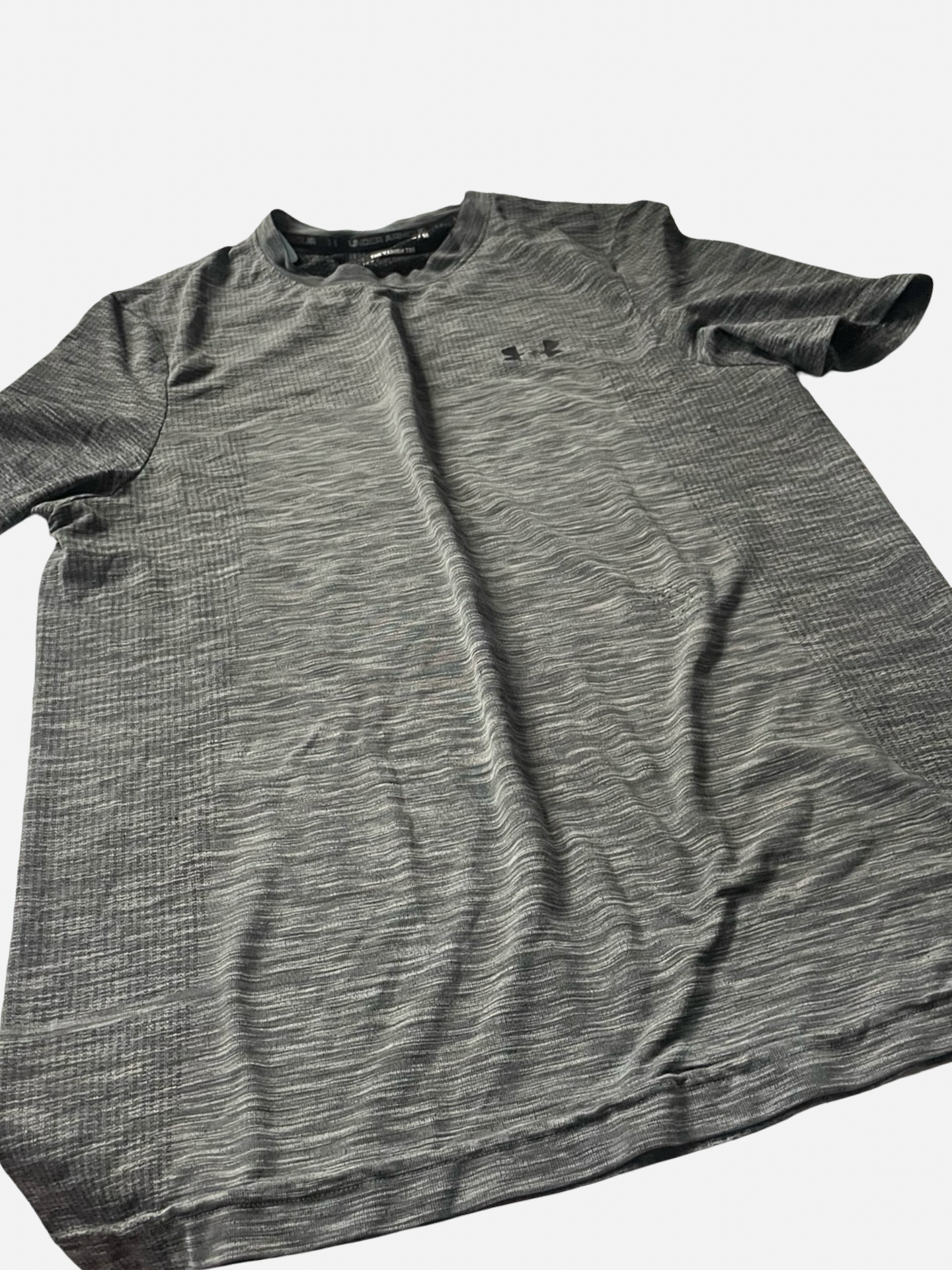 Men’s Medium UA Tee