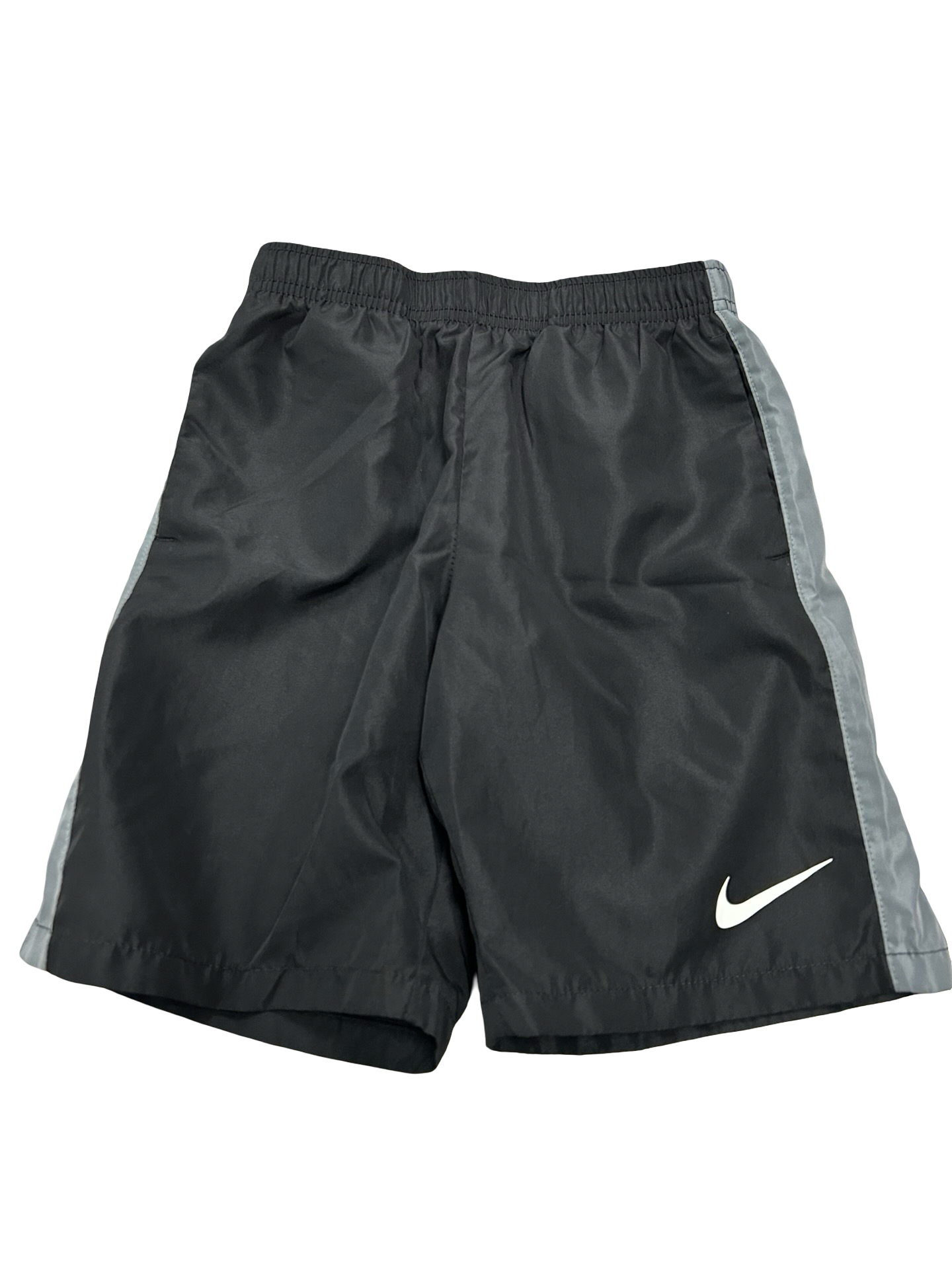 Boys 7 Nike shorts