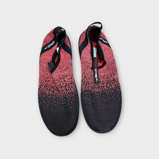 Women’s 6 Speedo Shoes