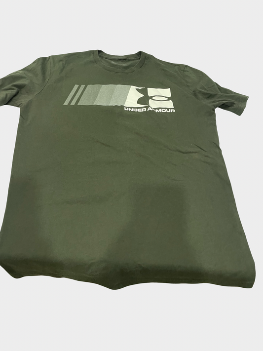 Men’s medium UA Tee