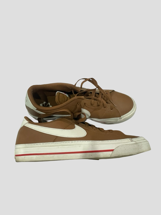 Women’s 10 Nike