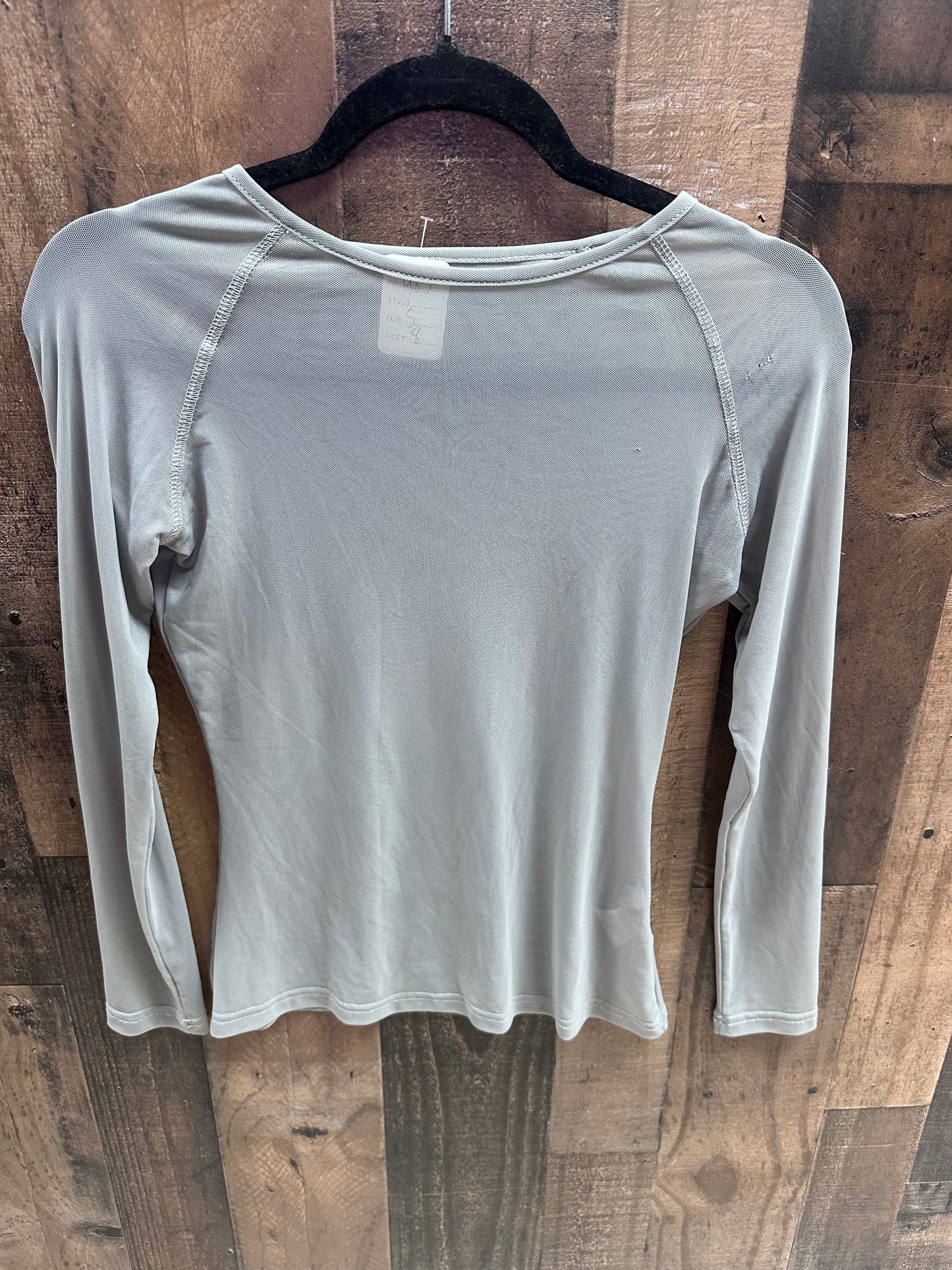 Women’s small mesh shirt (snags)