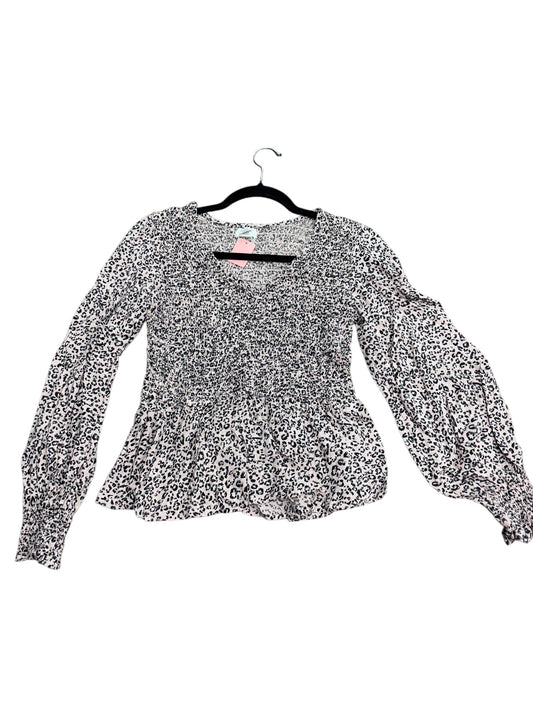 Women’s medium blouse