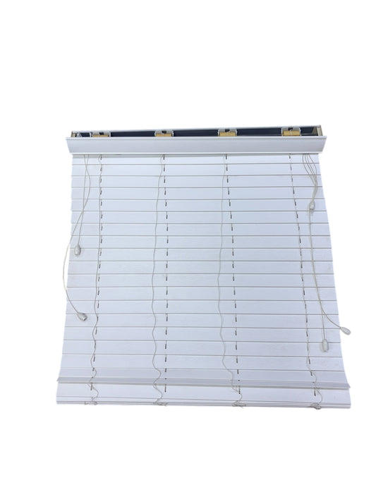 1 Wooden blind - 34W / 44L