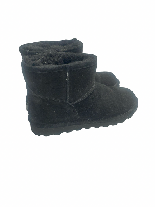 Women’s 9.5 Bearpaw Boots