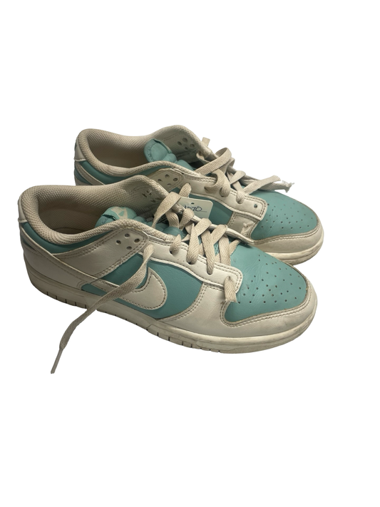 Women’s 7 Nikes