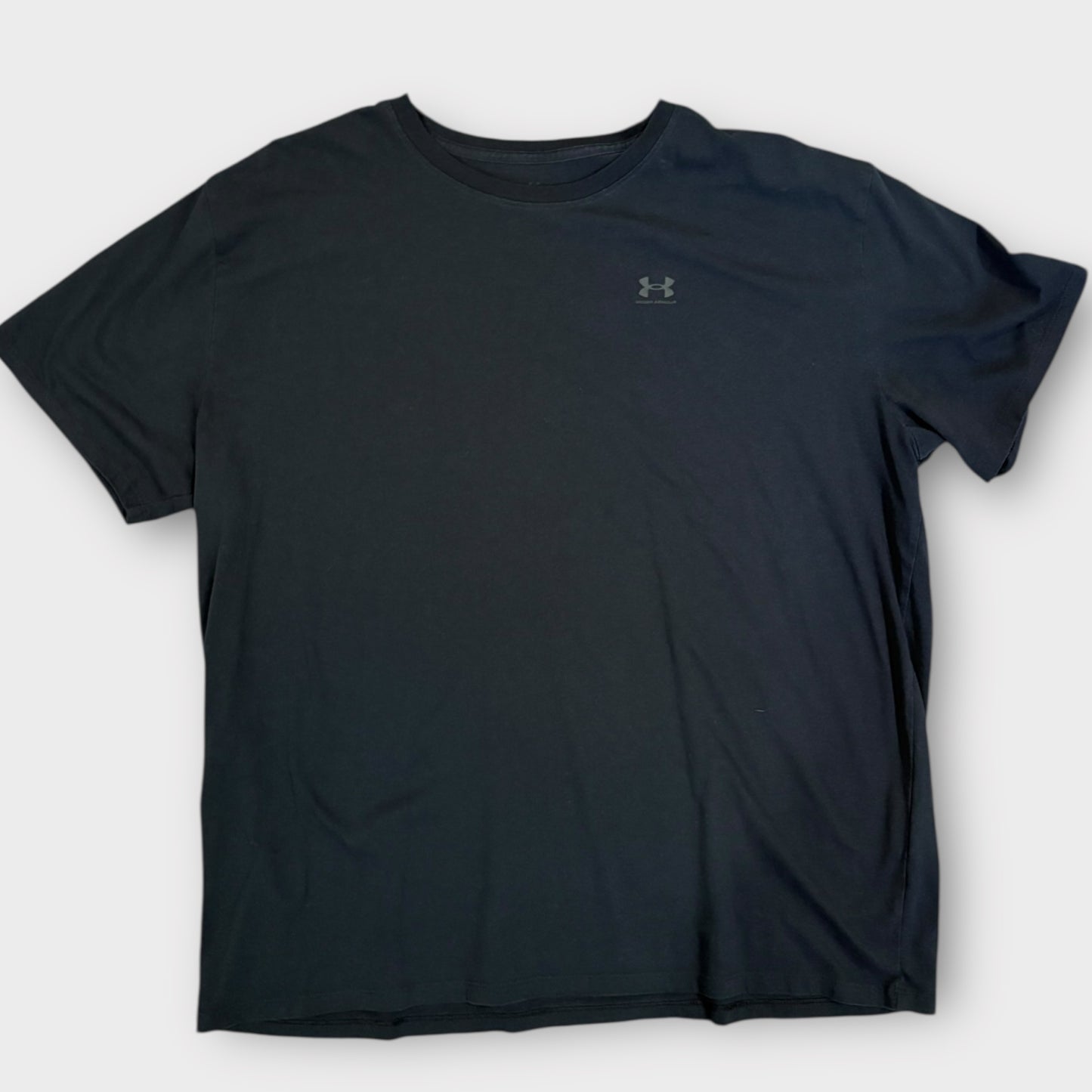 Women’s large UA shirt