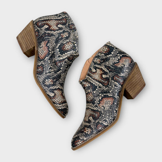 Women’s boots- sz 10