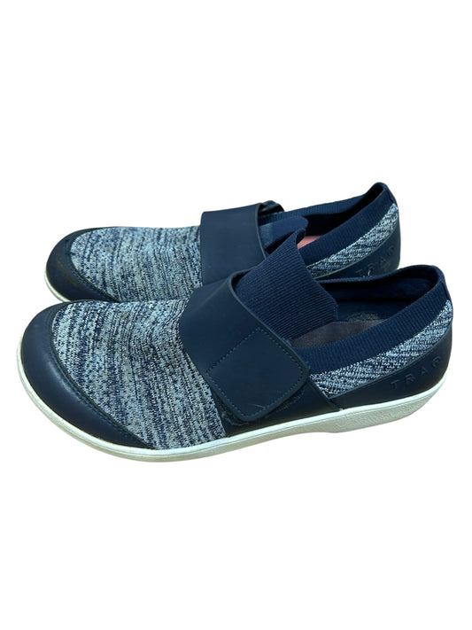 Womens 9.5-10 Traq shoes