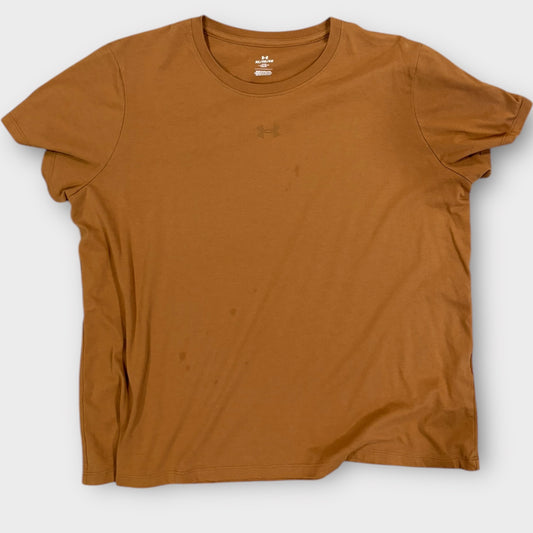 Women’s XL UA shirt - light spots