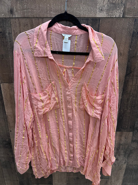 Women’s 26/28 button shirt