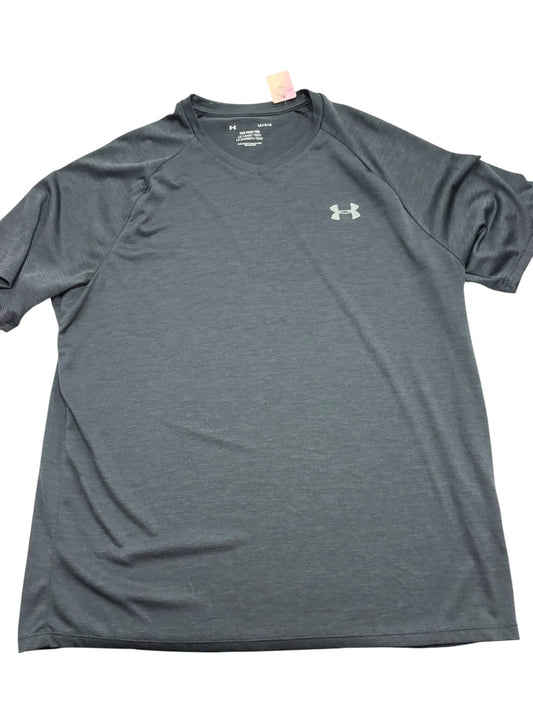 Men’s Large UA tee