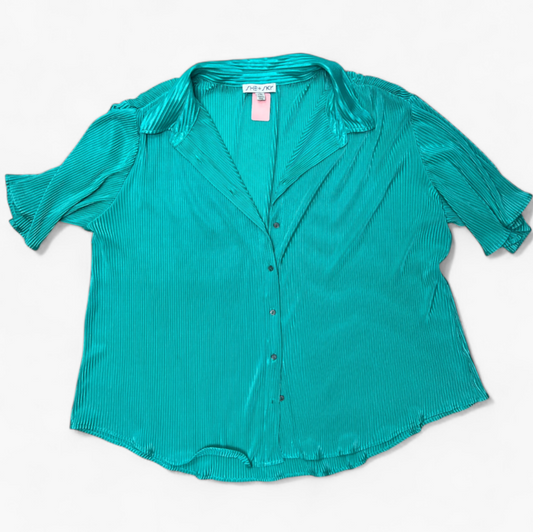 Women’s 2x blouse