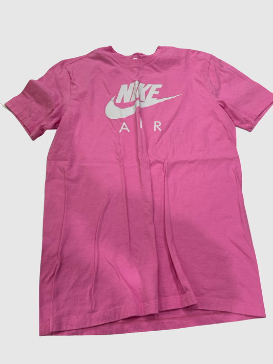 Men’s medium Nike tee