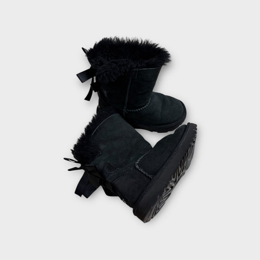 Girls Ugg boots sz 8C