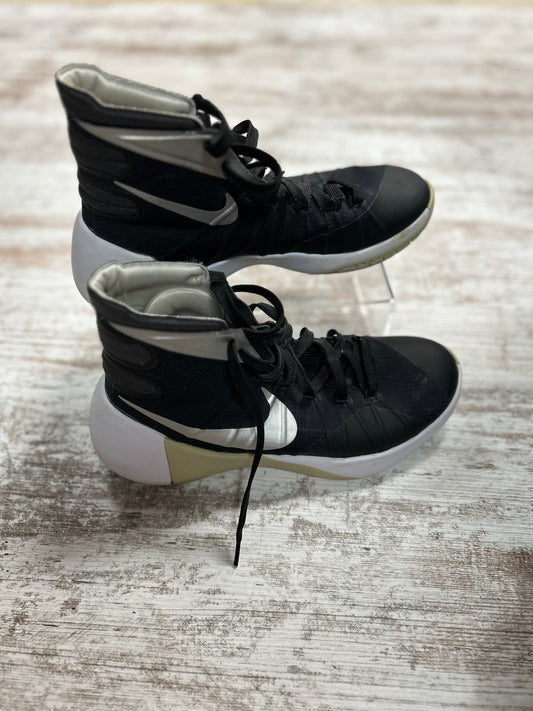 Mens 8 Nike shoes