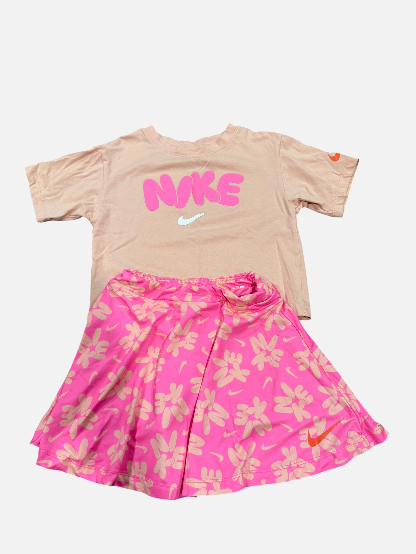 Girl’s 6 Nike outfit - skort