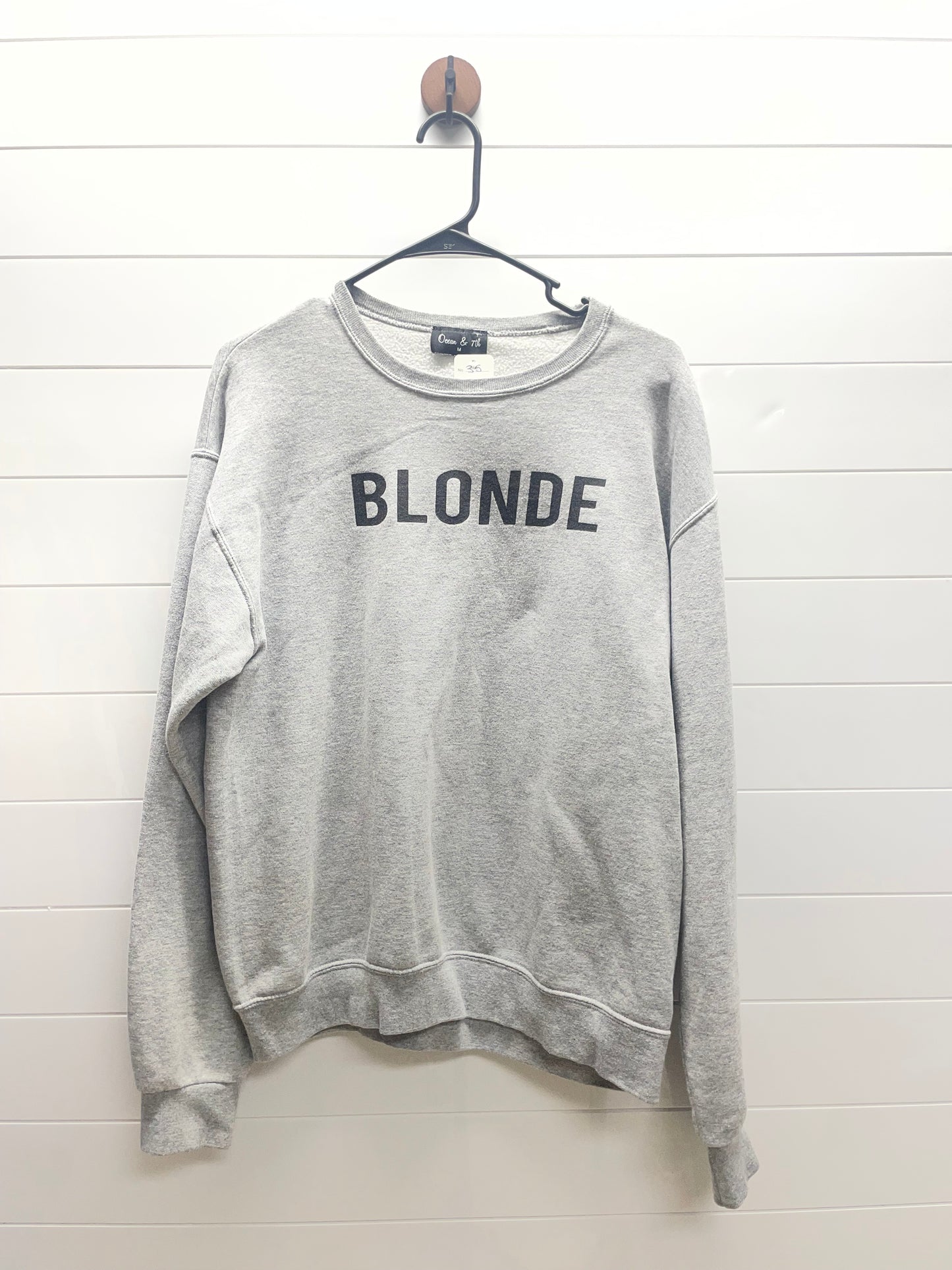 Women’s medium Crewneck