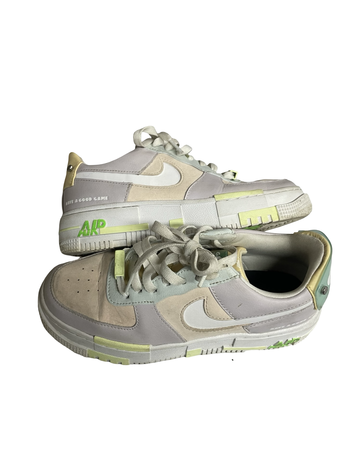 Women’s 6 Nike shoes