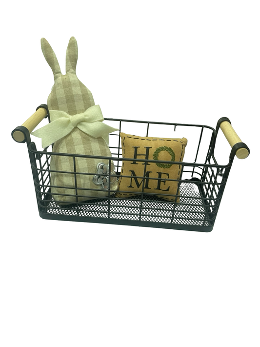 Basket with decor