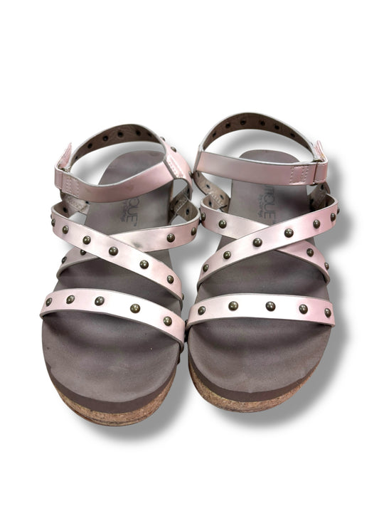Women’s 8 sandals