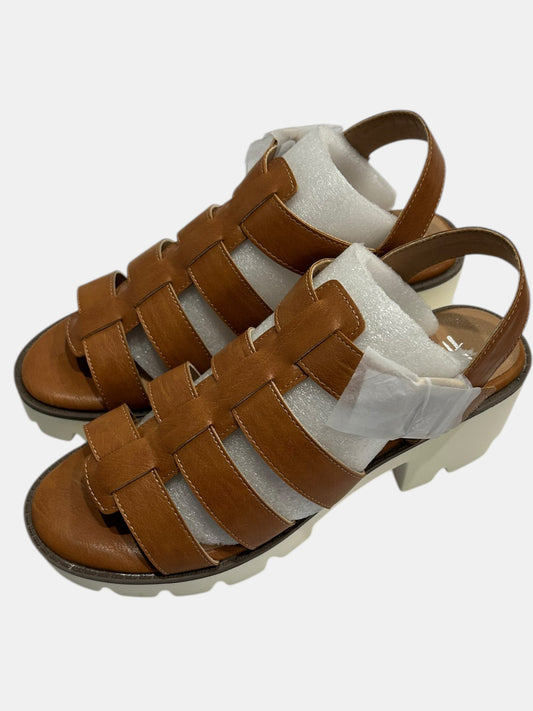 Women 9 NWT Sandals