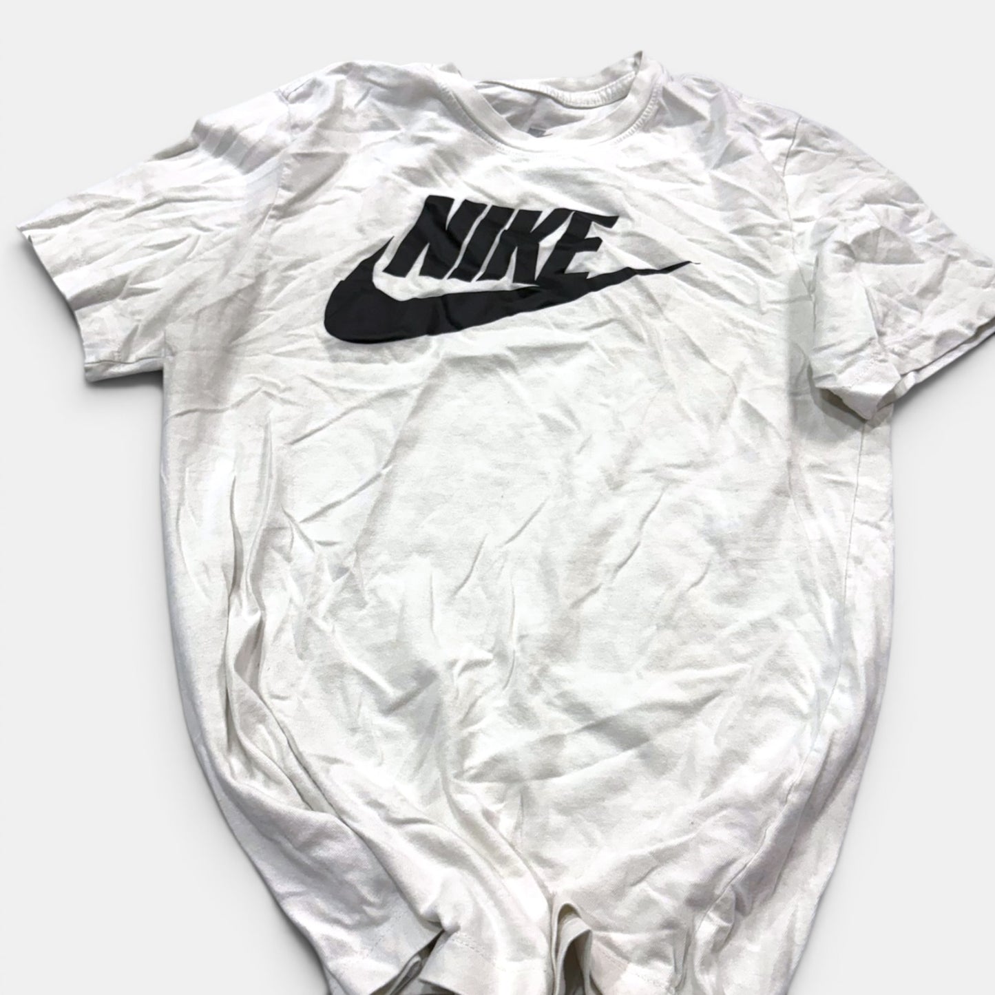 Men’s Nike tee small