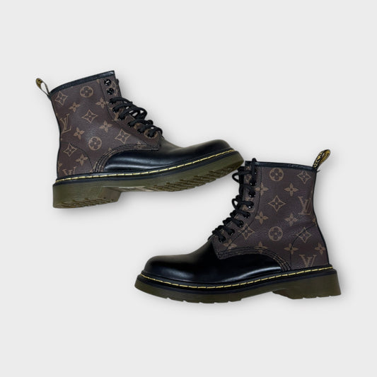 Women’s 8 boots fit smaller