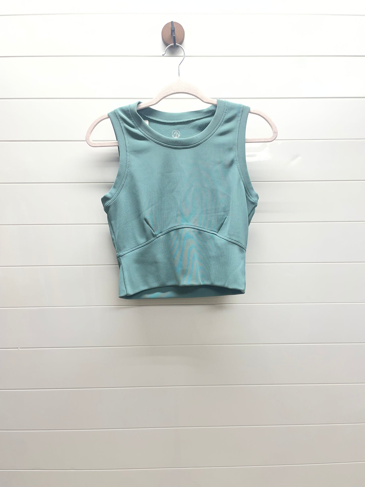 Women’s medium crop tank