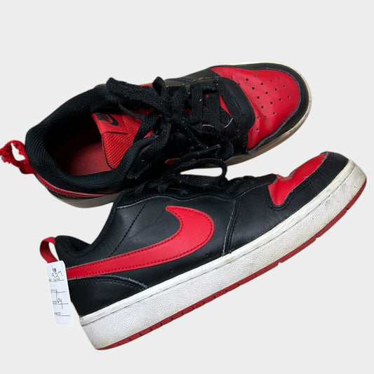 Boys Nikes-6Y (Wear)