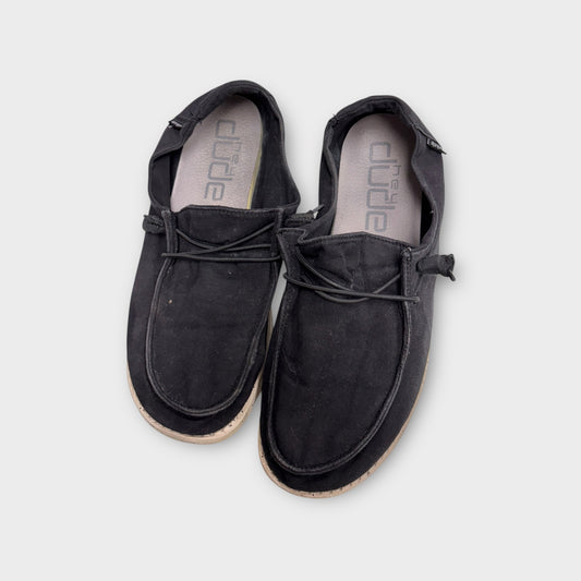 Women’s 9 hey dude