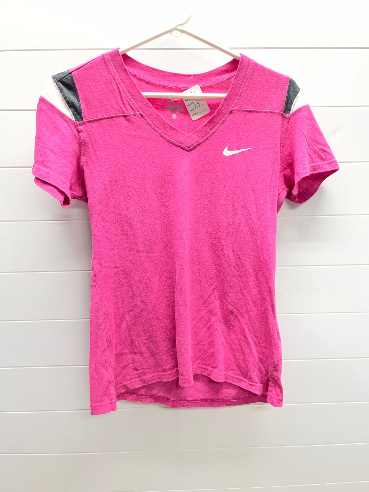 Women’s medium Nike tee