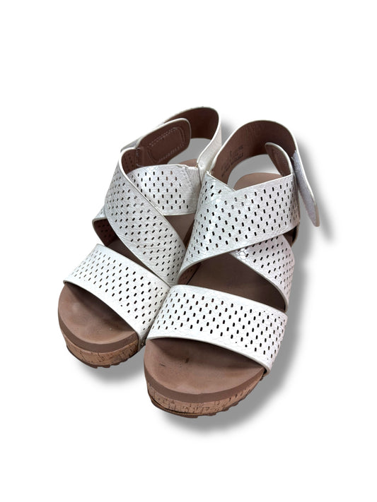 Women’s 9 sandals